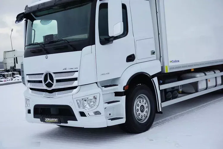 Mercedes ACTROS / 2546 / EURO 6 / CHŁODNIA + WINDA / 23 PALETY / OŚ SKRĘTNA zdjęcie 23