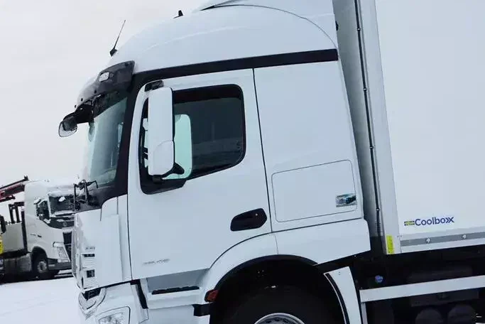 Mercedes ACTROS / 2546 / EURO 6 / CHŁODNIA + WINDA / 23 PALETY / OŚ SKRĘTNA zdjęcie 25