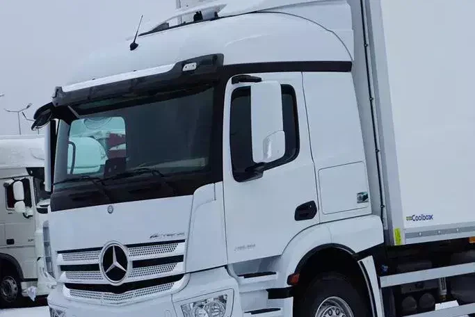 Mercedes ACTROS / 2546 / EURO 6 / CHŁODNIA + WINDA / 23 PALETY / OŚ SKRĘTNA zdjęcie 38