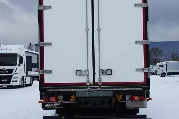 Mercedes ACTROS / 2546 / EURO 6 / CHŁODNIA + WINDA / 23 PALETY / OŚ SKRĘTNA zdjęcie 40