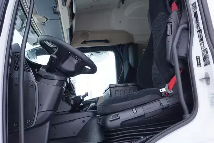 Mercedes ACTROS / 2546 / EURO 6 / CHŁODNIA + WINDA / 23 PALETY / OŚ SKRĘTNA zdjęcie 7