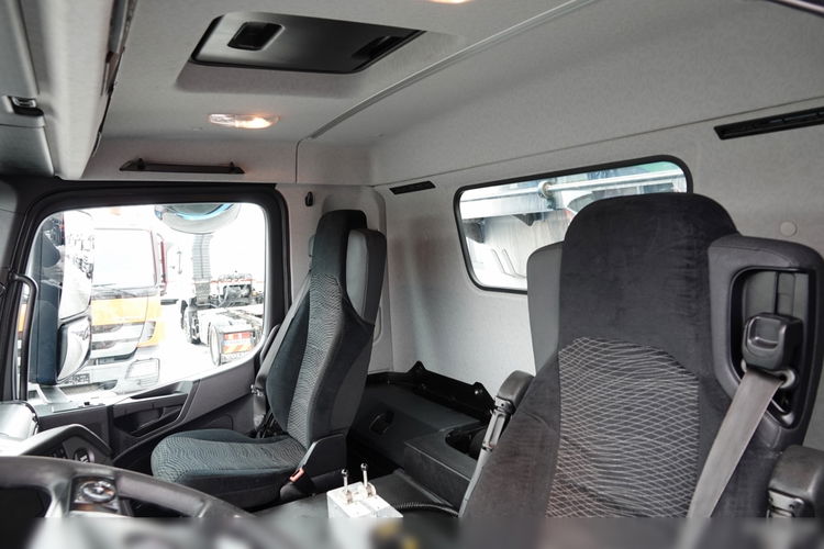 Mercedes AROCS 3243 / 8x4 / WYWROTKA 20m3 / TYLNOZSYP / EURO 6 / OPONY 100 % / ŁADOWNOŚĆ: 19, 500 KG / HYDROKLAPA  zdjęcie 32
