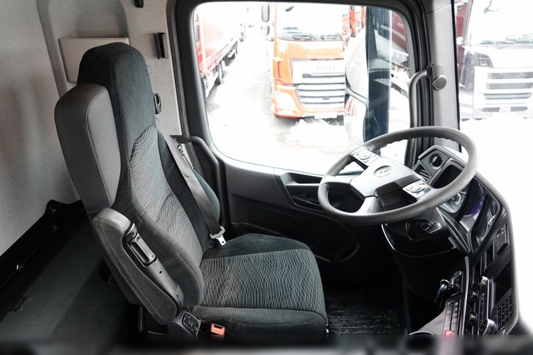 Mercedes AROCS 3243 / 8x4 / WYWROTKA 20m3 / TYLNOZSYP / EURO 6 / OPONY 100 % / ŁADOWNOŚĆ: 19, 500 KG / HYDROKLAPA  zdjęcie 33