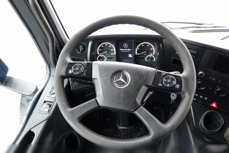 Mercedes AROCS 3243 / 8x4 / WYWROTKA 20m3 / TYLNOZSYP / EURO 6 / OPONY 100 % / ŁADOWNOŚĆ: 19, 500 KG / HYDROKLAPA  zdjęcie 34