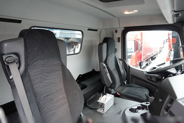 Mercedes AROCS 3243 / 8x4 / WYWROTKA 20m3 / TYLNOZSYP / EURO 6 / OPONY 100 % / ŁADOWNOŚĆ: 19, 500 KG / HYDROKLAPA  zdjęcie 41