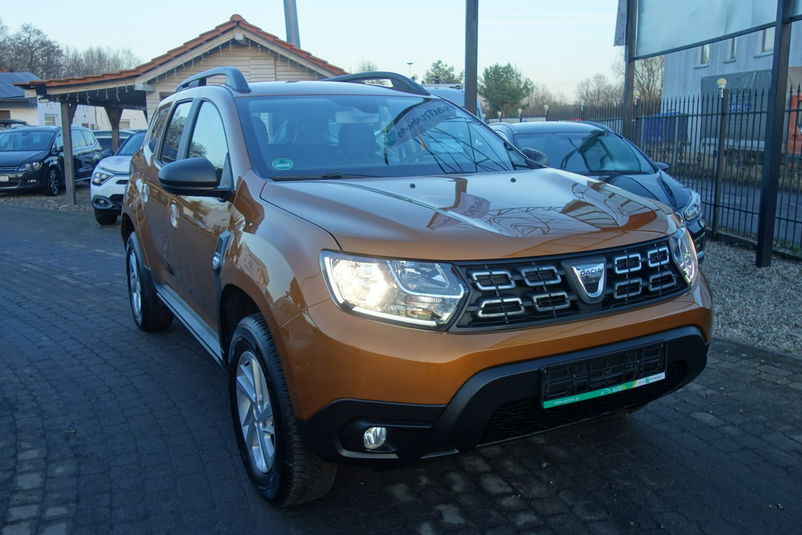 samochód osobowy Dacia zdjęcie 1