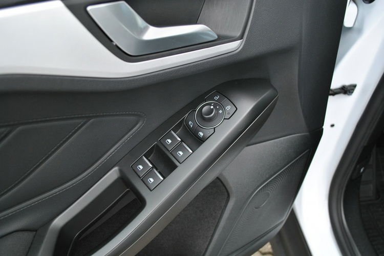 Focus Hatchback Connected 1, 5 EcoBlue 120KM ASO Forda Gwarancja zdjęcie 15