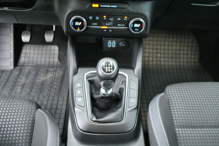 Focus Hatchback Connected 1, 5 EcoBlue 120KM ASO Forda Gwarancja zdjęcie 19