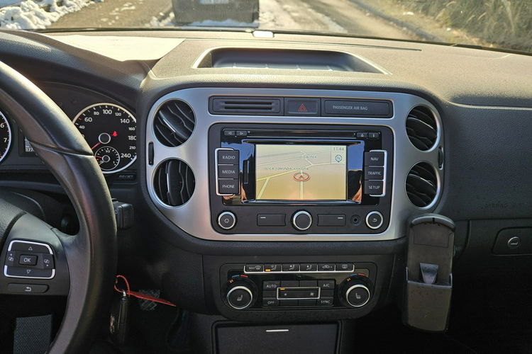 Volkswagen Tiguan Navi / Parktronic x 2 / Podgrzewane fotele / Aut. system parkowania zdjęcie 12