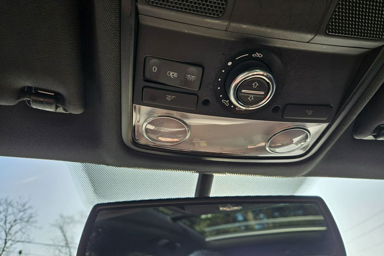 Volkswagen Tiguan Navi / Parktronic x 2 / Podgrzewane fotele / Aut. system parkowania zdjęcie 17
