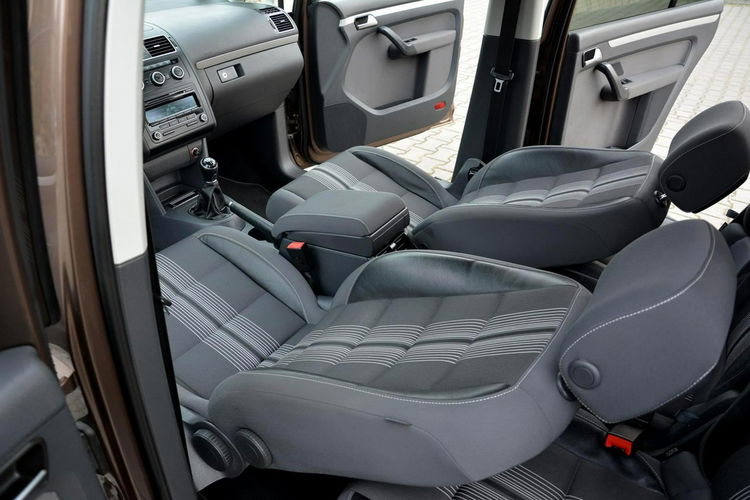 Volkswagen Touran 7-foteli Match pół-Skóry Klimatronic Parktronic Aso Vw Piękny zdjęcie 24