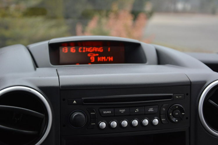 Citroen Berlingo lift Multispace Klimatronic Ledy Relingi Parltronic Hak Alu 16 zdjęcie 26