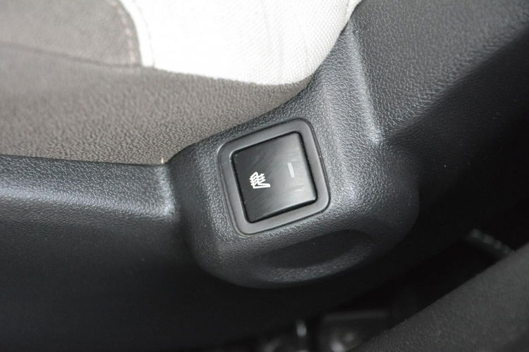 Citroen Berlingo lift Multispace Klimatronic Ledy Relingi Parltronic Hak Alu 16 zdjęcie 28