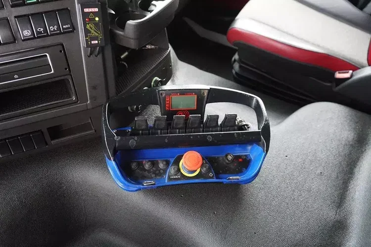 Volvo FMX / 540 / 8 X 4 / TRIDEM / SKRZYNIOWY + HDS / FASSI F 295 / WYS. 16.7 M zdjęcie 26