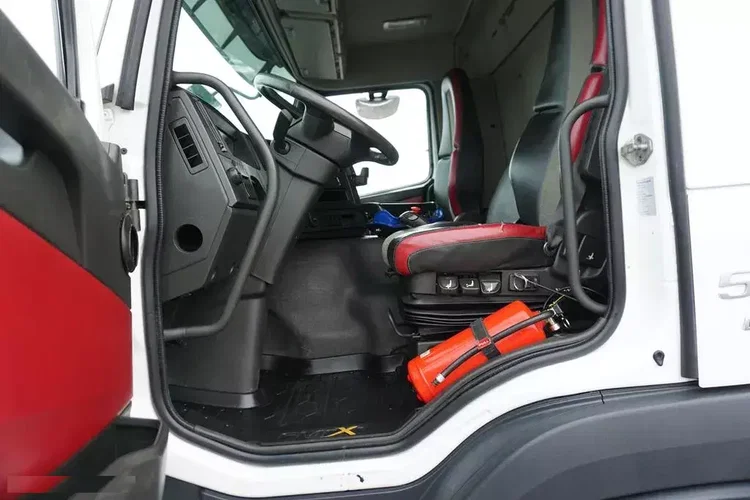 Volvo FMX / 540 / 8 X 4 / TRIDEM / SKRZYNIOWY + HDS / FASSI F 295 / WYS. 16.7 M zdjęcie 28