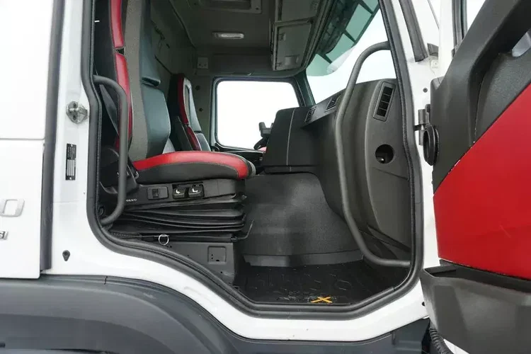 Volvo FMX / 540 / 8 X 4 / TRIDEM / SKRZYNIOWY + HDS / FASSI F 295 / WYS. 16.7 M zdjęcie 32