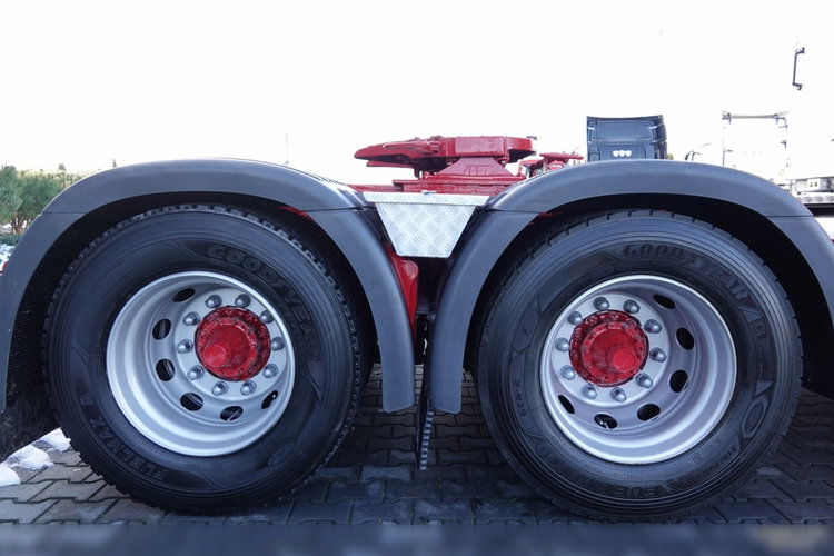 Scania R 580 / V8 / 6x4 / DMC: 95.000 KG / KLIMA POSTOJOWA / OPTICRUISE / 3 OSIOWY CIĄGNIK SIODŁOWY  zdjęcie 28