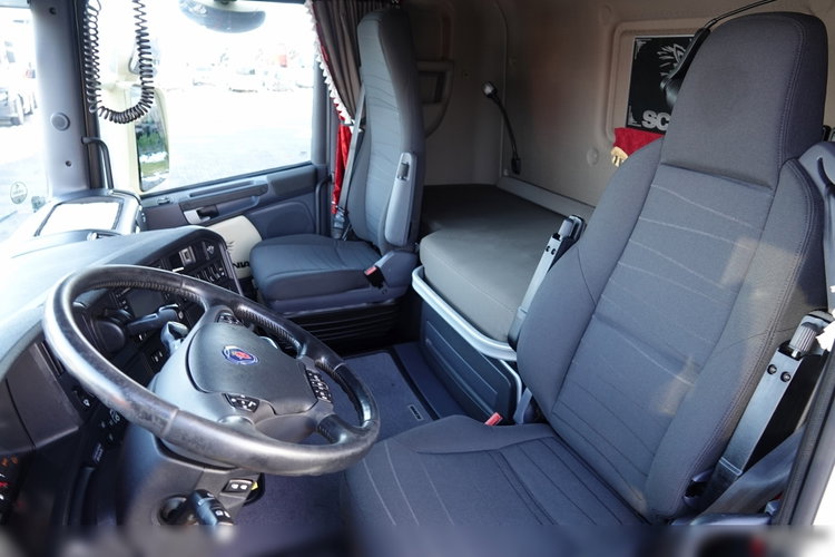 Scania R 580 / V8 / 6x4 / DMC: 95.000 KG / KLIMA POSTOJOWA / OPTICRUISE / 3 OSIOWY CIĄGNIK SIODŁOWY  zdjęcie 32