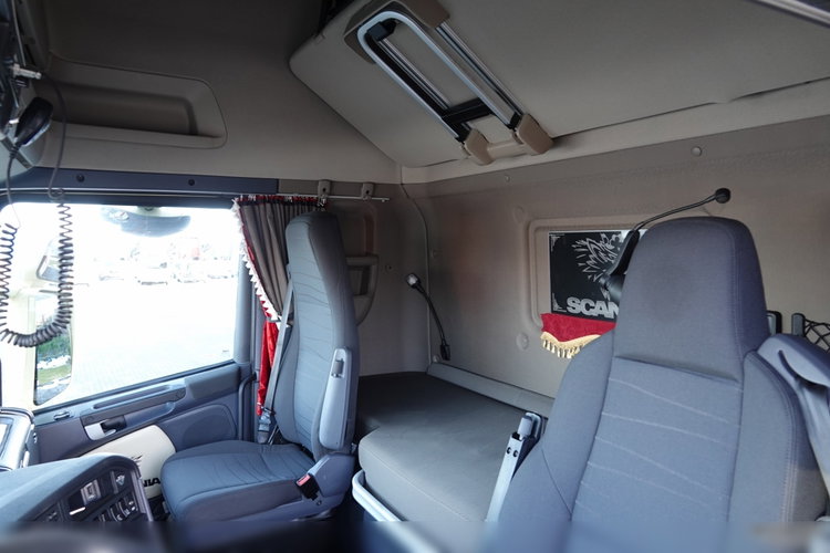 Scania R 580 / V8 / 6x4 / DMC: 95.000 KG / KLIMA POSTOJOWA / OPTICRUISE / 3 OSIOWY CIĄGNIK SIODŁOWY  zdjęcie 33