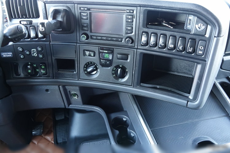 Scania R 580 / V8 / 6x4 / DMC: 95.000 KG / KLIMA POSTOJOWA / OPTICRUISE / 3 OSIOWY CIĄGNIK SIODŁOWY  zdjęcie 38