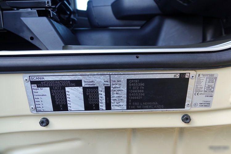 Scania R 580 / V8 / 6x4 / DMC: 95.000 KG / KLIMA POSTOJOWA / OPTICRUISE / 3 OSIOWY CIĄGNIK SIODŁOWY  zdjęcie 45