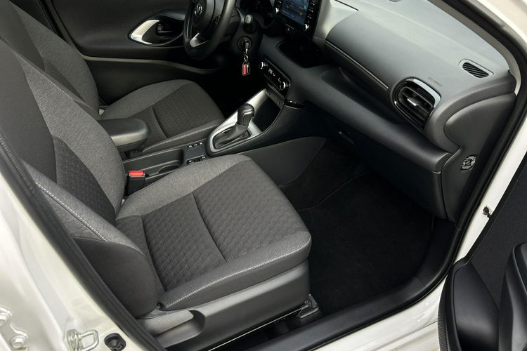 Toyota Yaris 1.5 HSD 116KM COMFORT, salon Polska, gwarancja, FV23% zdjęcie 14