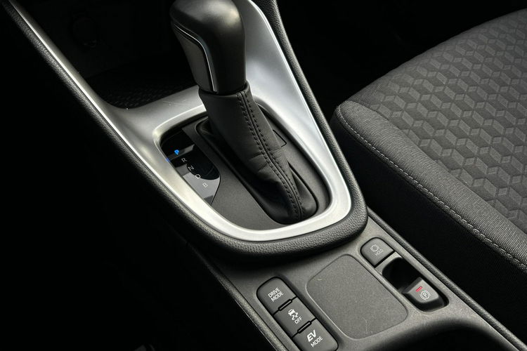 Toyota Yaris 1.5 HSD 116KM COMFORT, salon Polska, gwarancja, FV23% zdjęcie 17