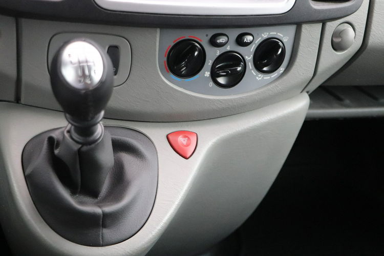 Opel Vivaro 1-właściciel, serwis, 6-bieg.9-osobowy, zarejestr. zdjęcie 12
