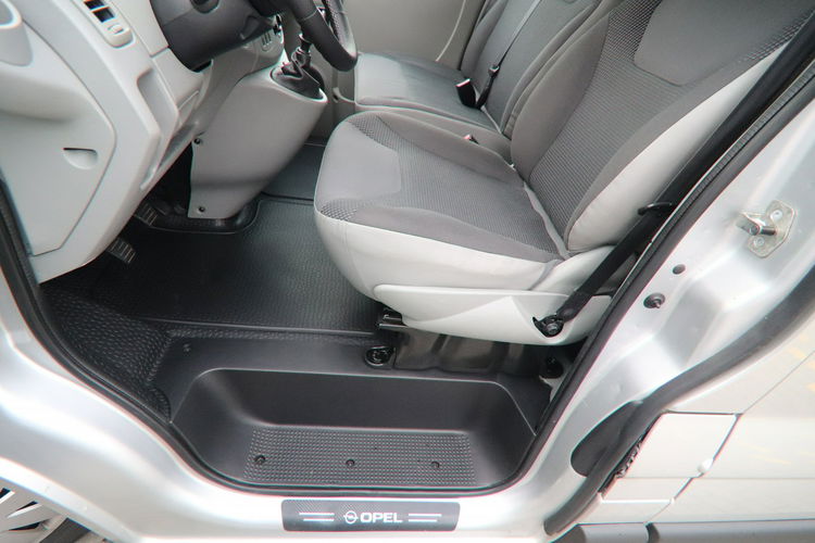 Opel Vivaro 1-właściciel, serwis, 6-bieg.9-osobowy, zarejestr. zdjęcie 14