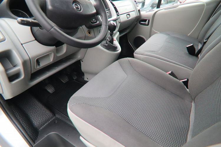 Opel Vivaro 1-właściciel, serwis, 6-bieg.9-osobowy, zarejestr. zdjęcie 15