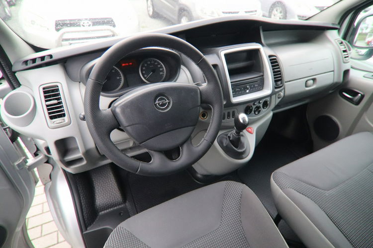 Opel Vivaro 1-właściciel, serwis, 6-bieg.9-osobowy, zarejestr. zdjęcie 9
