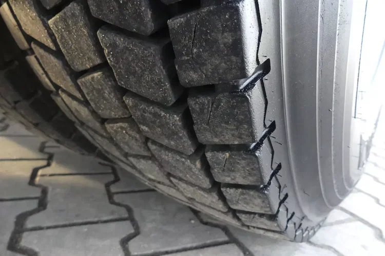 DAF CF 370 / 6x2 / HAKOWIEC / EURO 6 / MANUAL / zdjęcie 17