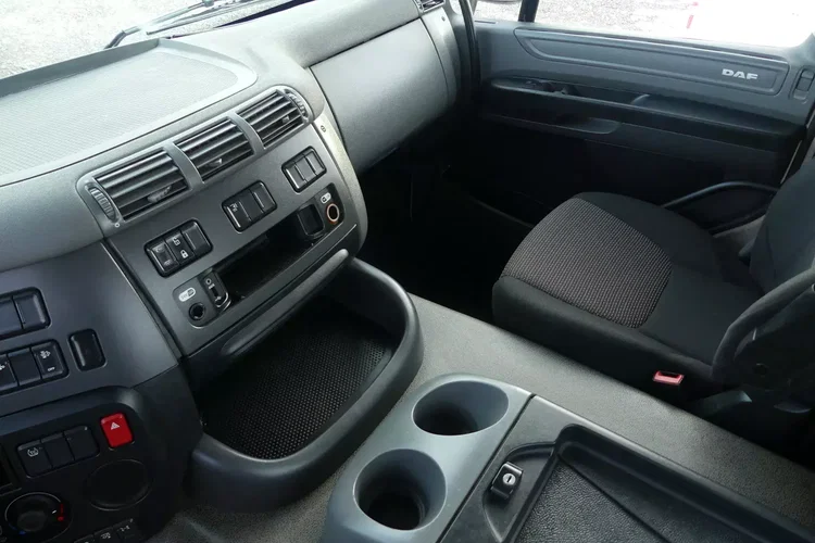 DAF CF 370 / 6x2 / HAKOWIEC / EURO 6 / MANUAL / zdjęcie 21