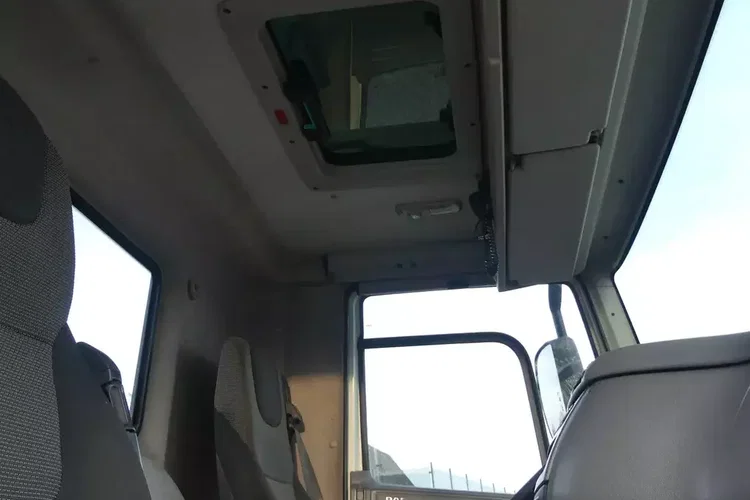 DAF CF 370 / 6x2 / HAKOWIEC / EURO 6 / MANUAL / zdjęcie 22