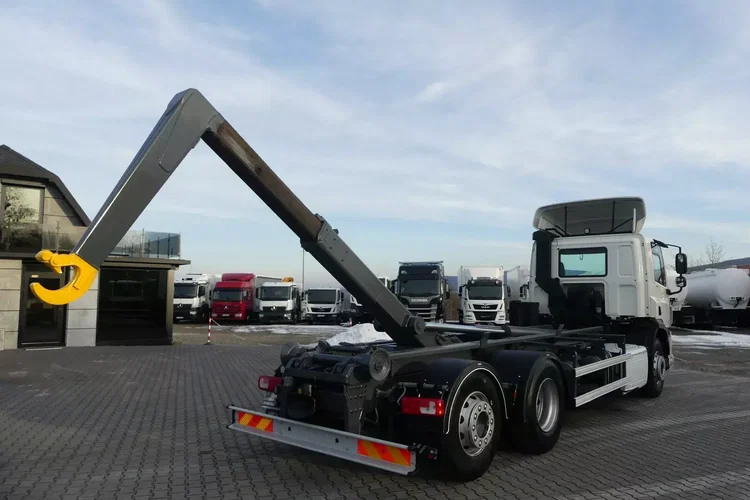 DAF CF 370 / 6x2 / HAKOWIEC / EURO 6 / MANUAL / zdjęcie 4