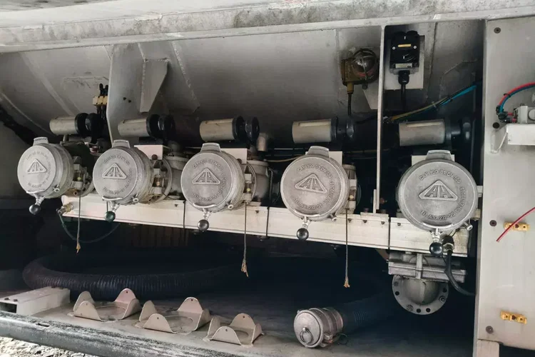 STOKOTA CYSTERNA PALIWOWA / 5 KOMOROWA / ON / BP / zdjęcie 11