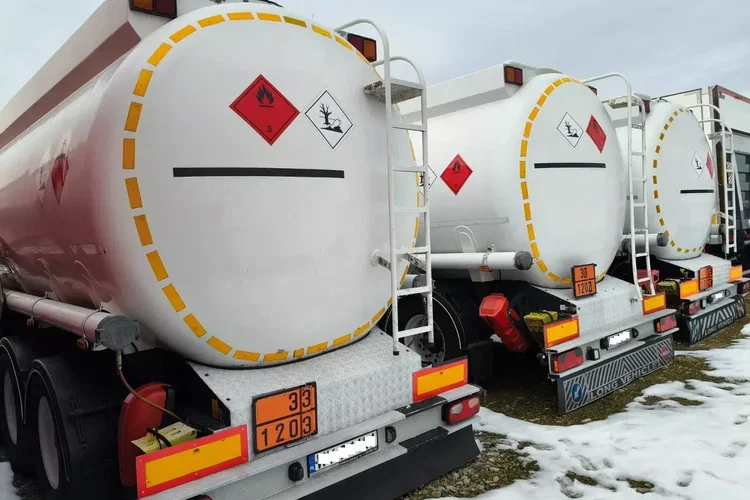 STOKOTA CYSTERNA PALIWOWA / 5 KOMOROWA / ON / BP / zdjęcie 2