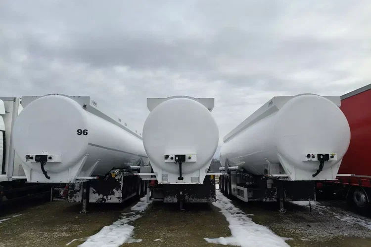 STOKOTA CYSTERNA PALIWOWA / 5 KOMOROWA / ON / BP / zdjęcie 4