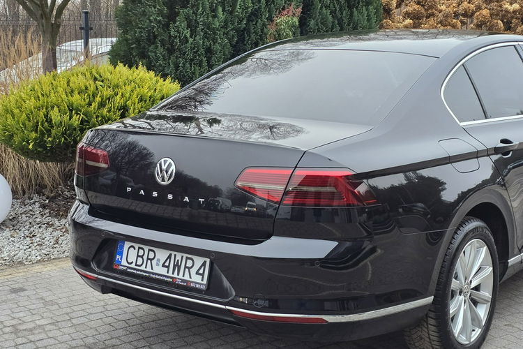 Volkswagen Passat 2.0 TDi 150KM Highline / Salon PL / Bezwypadkowy zdjęcie 17