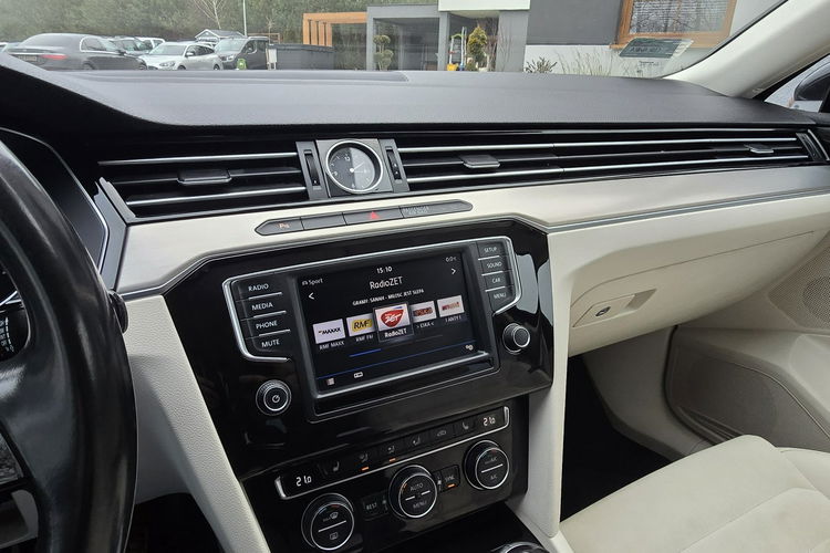 Volkswagen Passat 2.0 TDi 150KM Highline / Salon PL / Bezwypadkowy zdjęcie 25