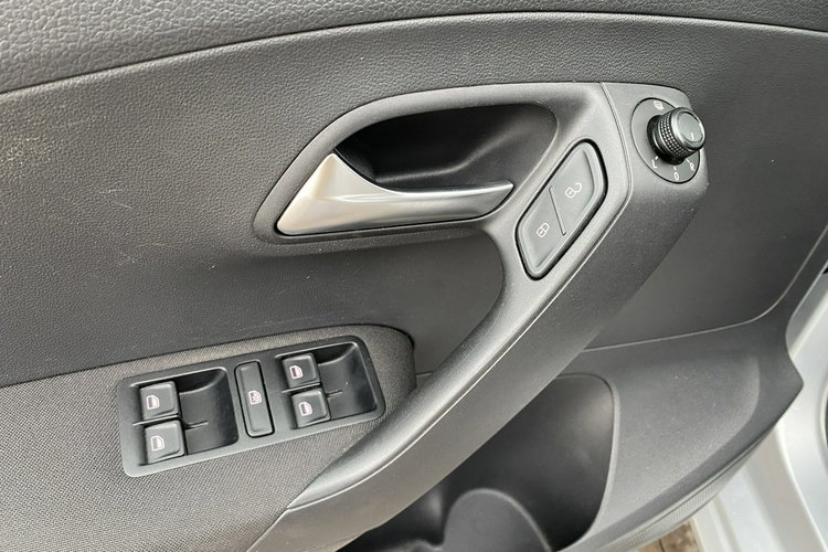 Volkswagen Polo 17r. 1.0 MPI benzyna z Niemiec Bezwypadkowa zdjęcie 11