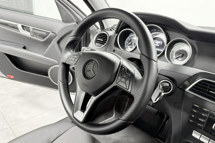 Mercedes C 200 2.2D 136KM Automat Lifting Avantgarde Skóry Duża Navi BXenon Z NIEMIEC zdjęcie 13