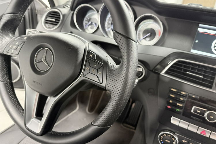 Mercedes C 200 2.2D 136KM Automat Lifting Avantgarde Skóry Duża Navi BXenon Z NIEMIEC zdjęcie 14