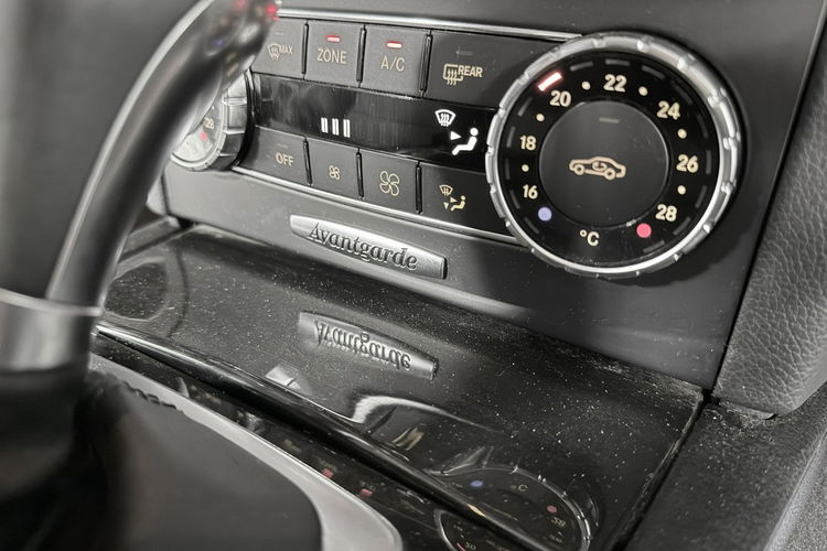 Mercedes C 200 2.2D 136KM Automat Lifting Avantgarde Skóry Duża Navi BXenon Z NIEMIEC zdjęcie 19