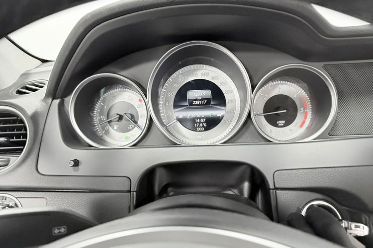 Mercedes C 200 2.2D 136KM Automat Lifting Avantgarde Skóry Duża Navi BXenon Z NIEMIEC zdjęcie 22