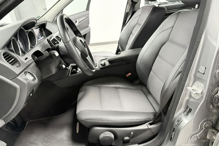 Mercedes C 200 2.2D 136KM Automat Lifting Avantgarde Skóry Duża Navi BXenon Z NIEMIEC zdjęcie 40