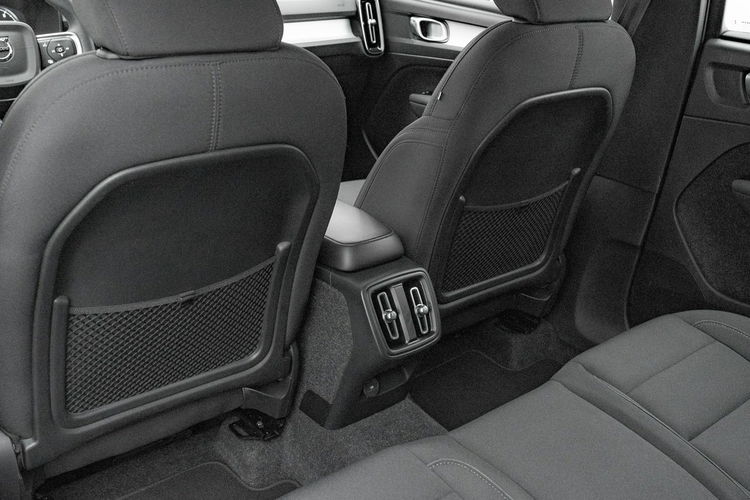 Volvo XC 40 WD7670S#T3 Momentum Pro K.cof Cz.park LED NAVI Salon PL VAT23% zdjęcie 24