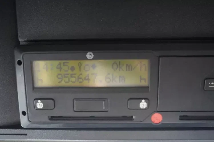 DAF XF 410 Euro 6 / 410 HP / 20 EPAL / Winda Dhollandia 1500 kg zdjęcie 17