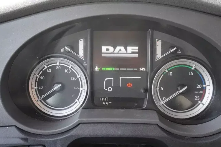 DAF XF 410 Euro 6 / 410 HP / 20 EPAL / Winda Dhollandia 1500 kg zdjęcie 20