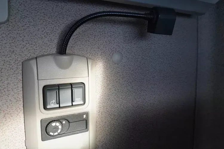 DAF XF 410 Euro 6 / 410 HP / 20 EPAL / Winda Dhollandia 1500 kg zdjęcie 24